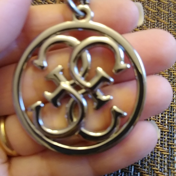 Guess stainless silver bag charm - Picture 2 of 3